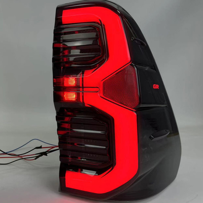 トヨタ ヒルクス ロッコ DRL テストされたHiace 2020 後ろライト ブレーキ ターン信号 ストップライト